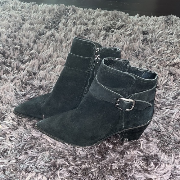 Sam Edelman, black suede, size 7.  Like new condition - Picture 4 of 7